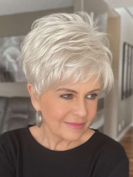 Raquel Welch  Winner | Synthetic Wig (Basic Cap)