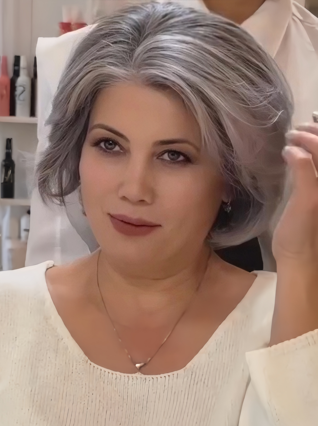 CLASSIC COOL BOB WIG