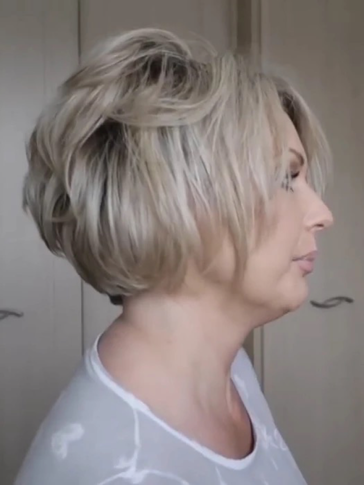 Major major hair trend for the fall-stacked bob